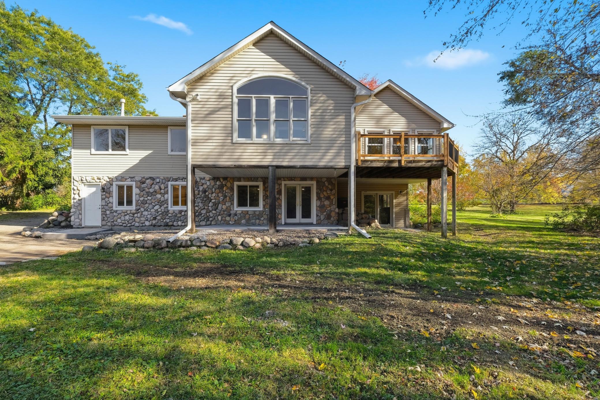 2087 S Lakeshore Drive