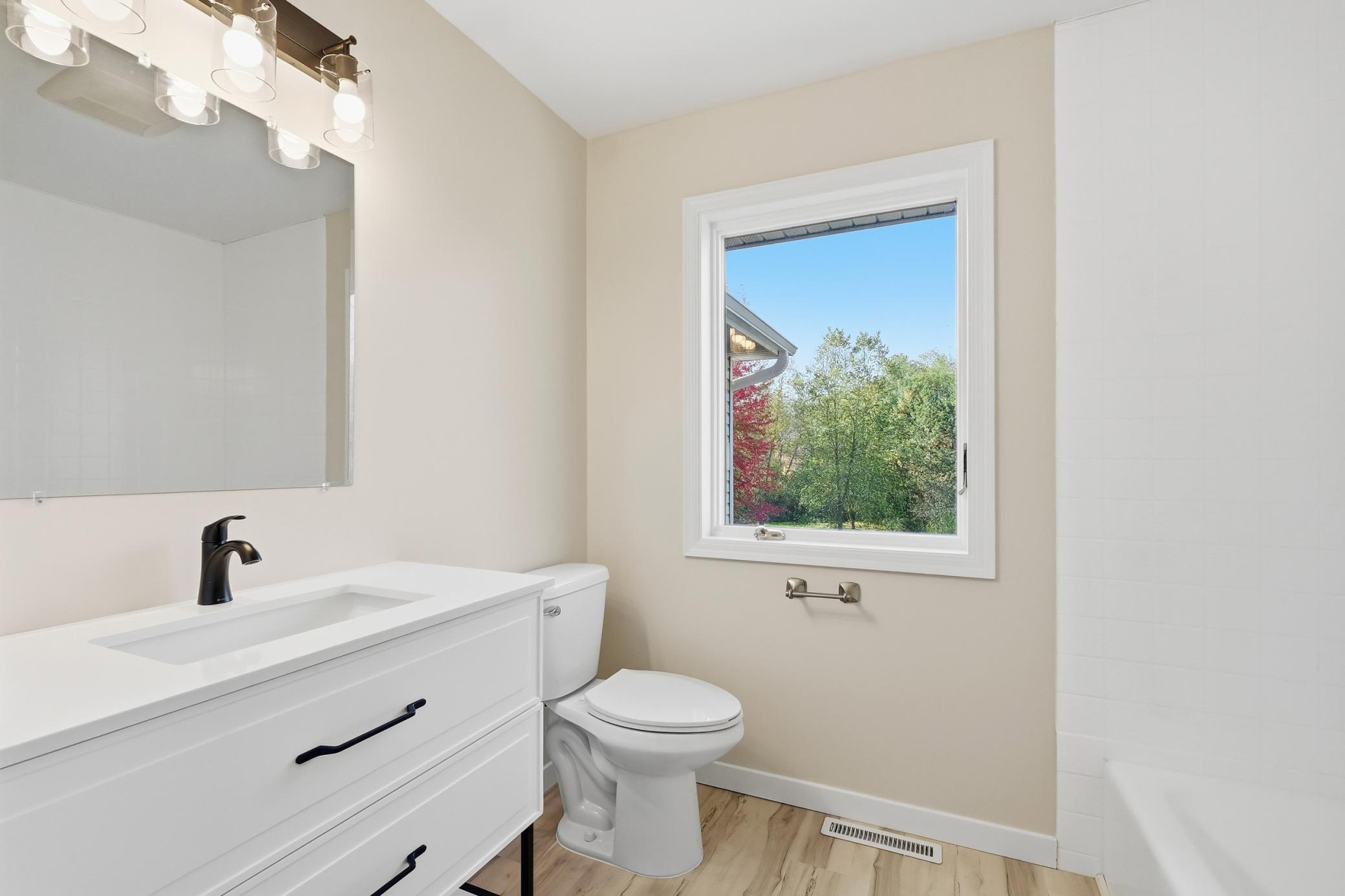 2087 S Lakeshore Drive