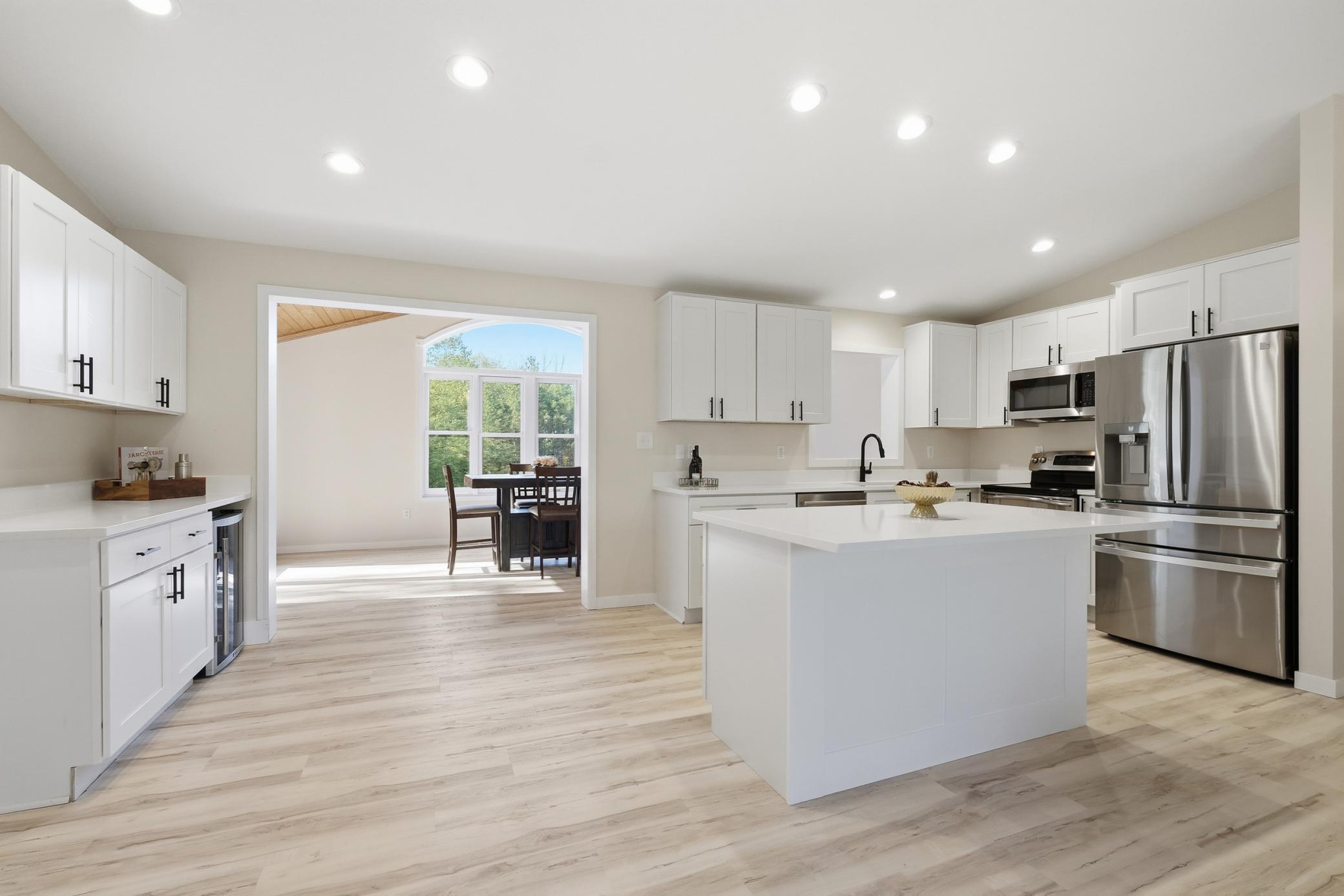 2087 S Lakeshore Drive