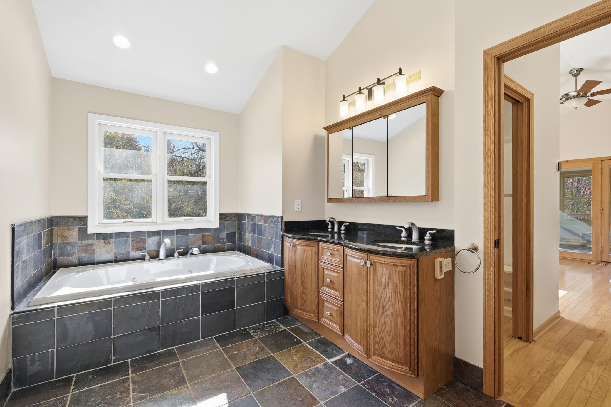 2087 S Lakeshore Drive