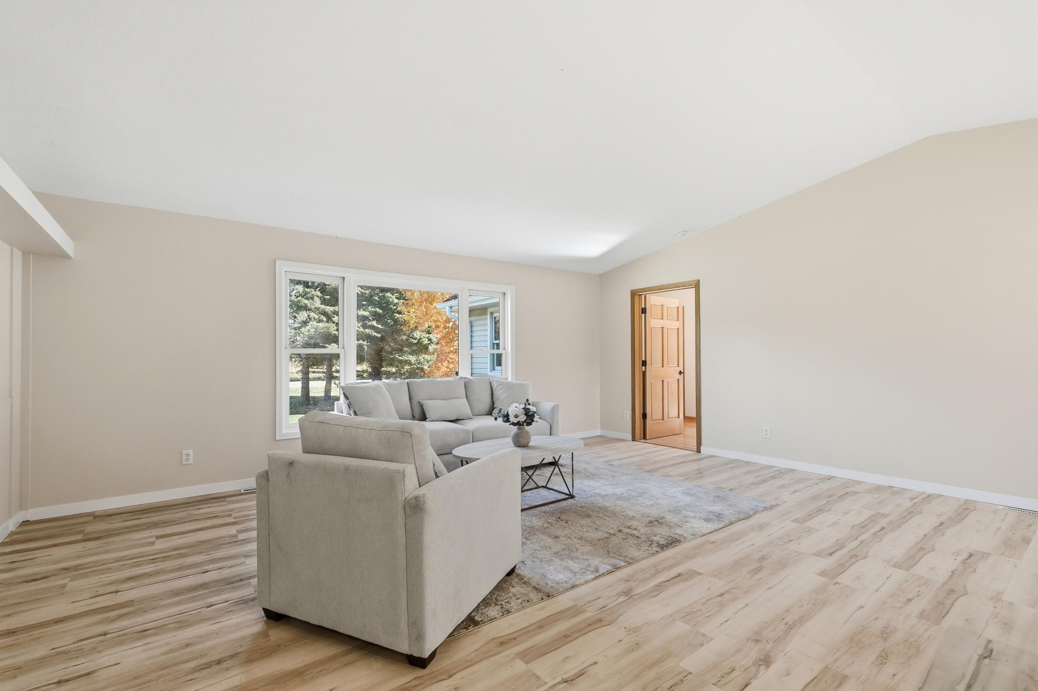 2087 S Lakeshore Drive