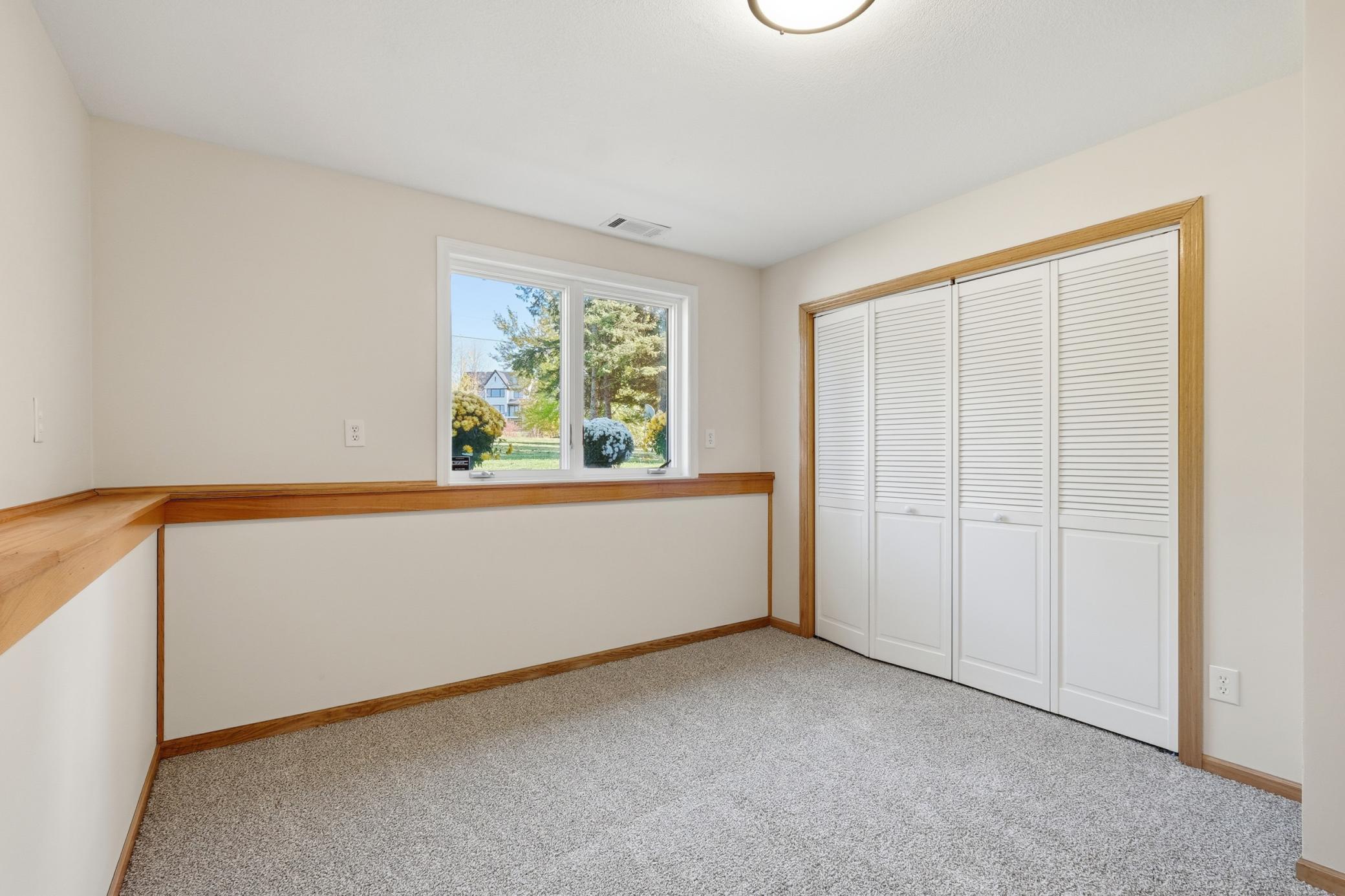 2087 S Lakeshore Drive