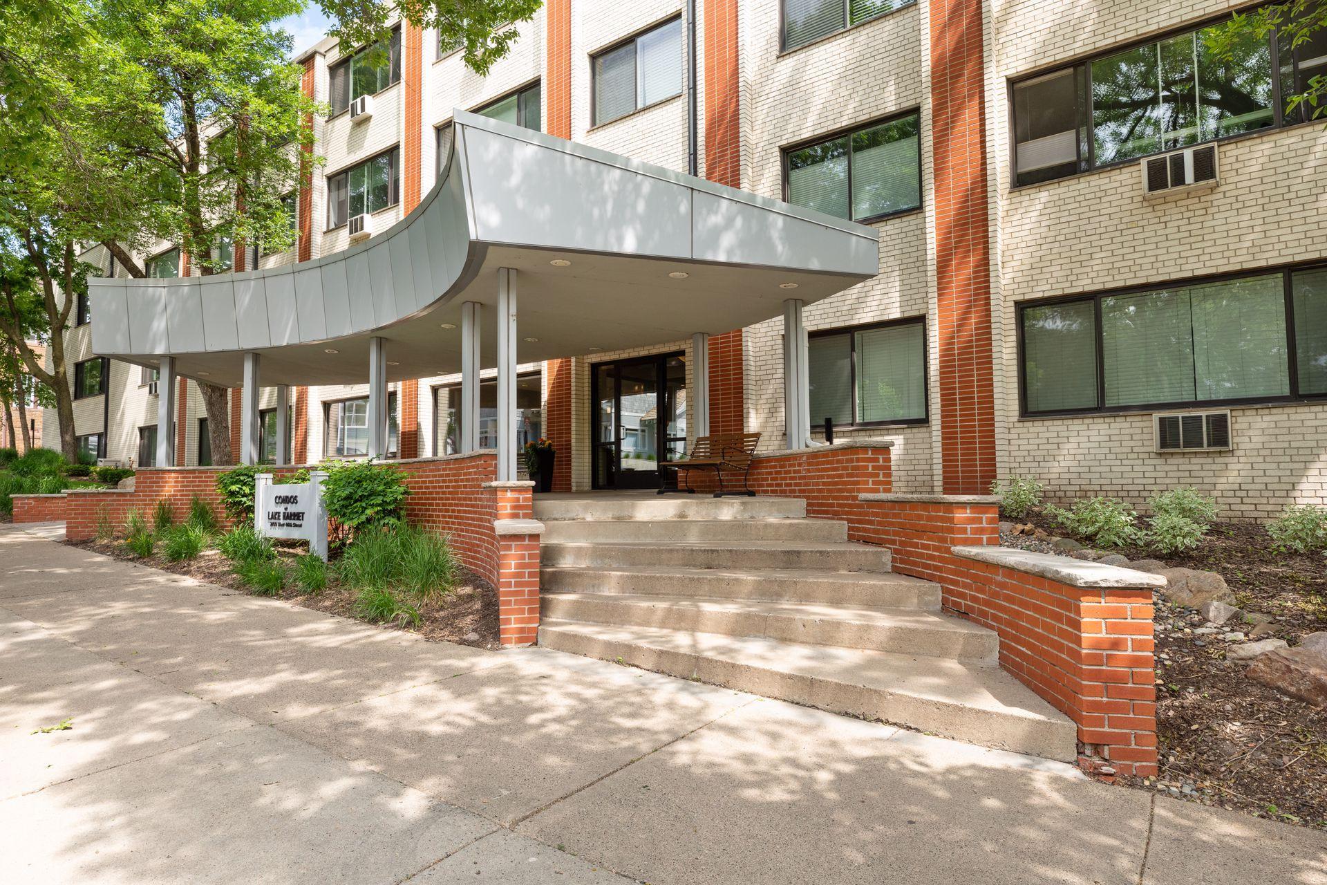 2700 W 44th Street Unit: 304
