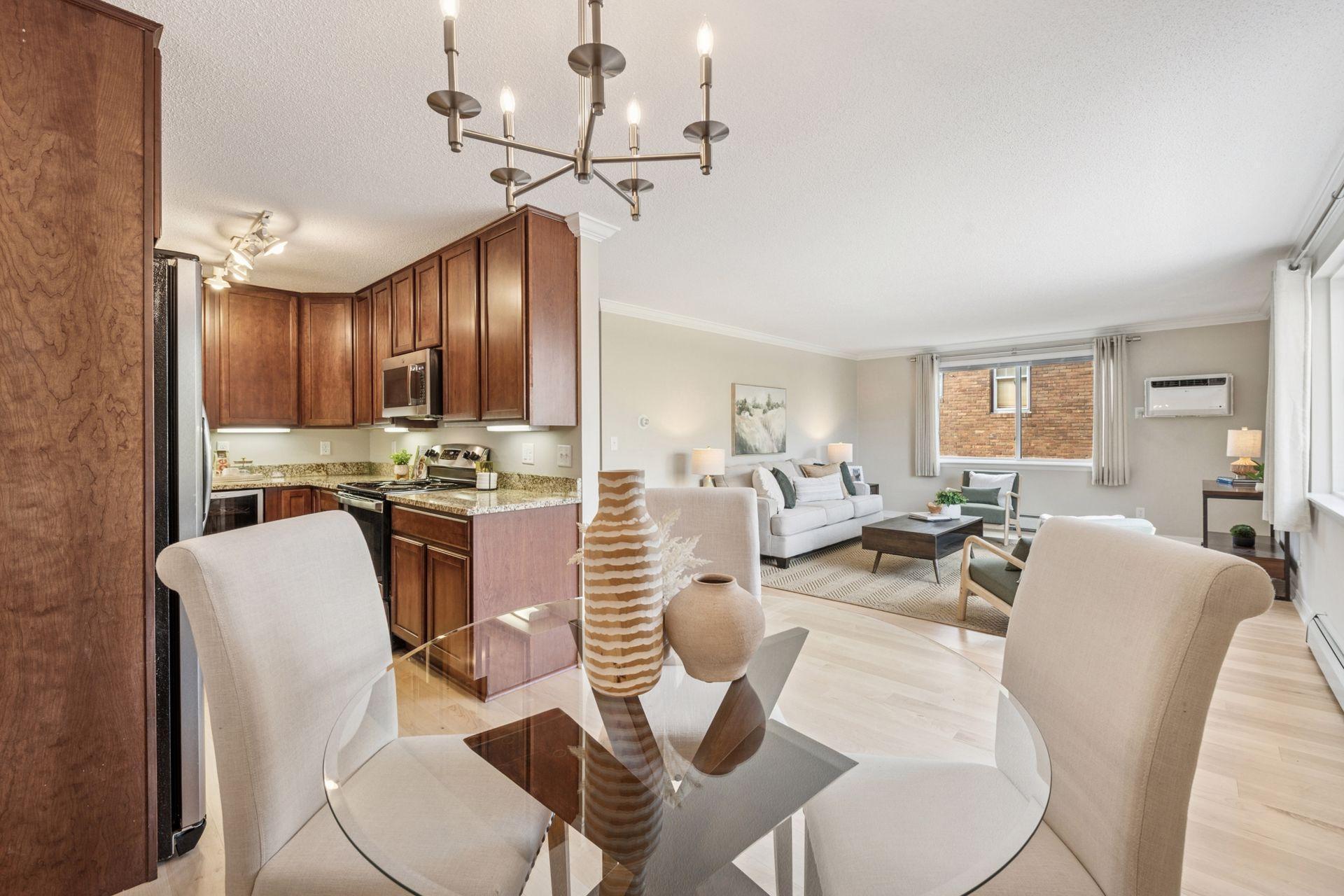 2700 W 44th Street Unit: 304