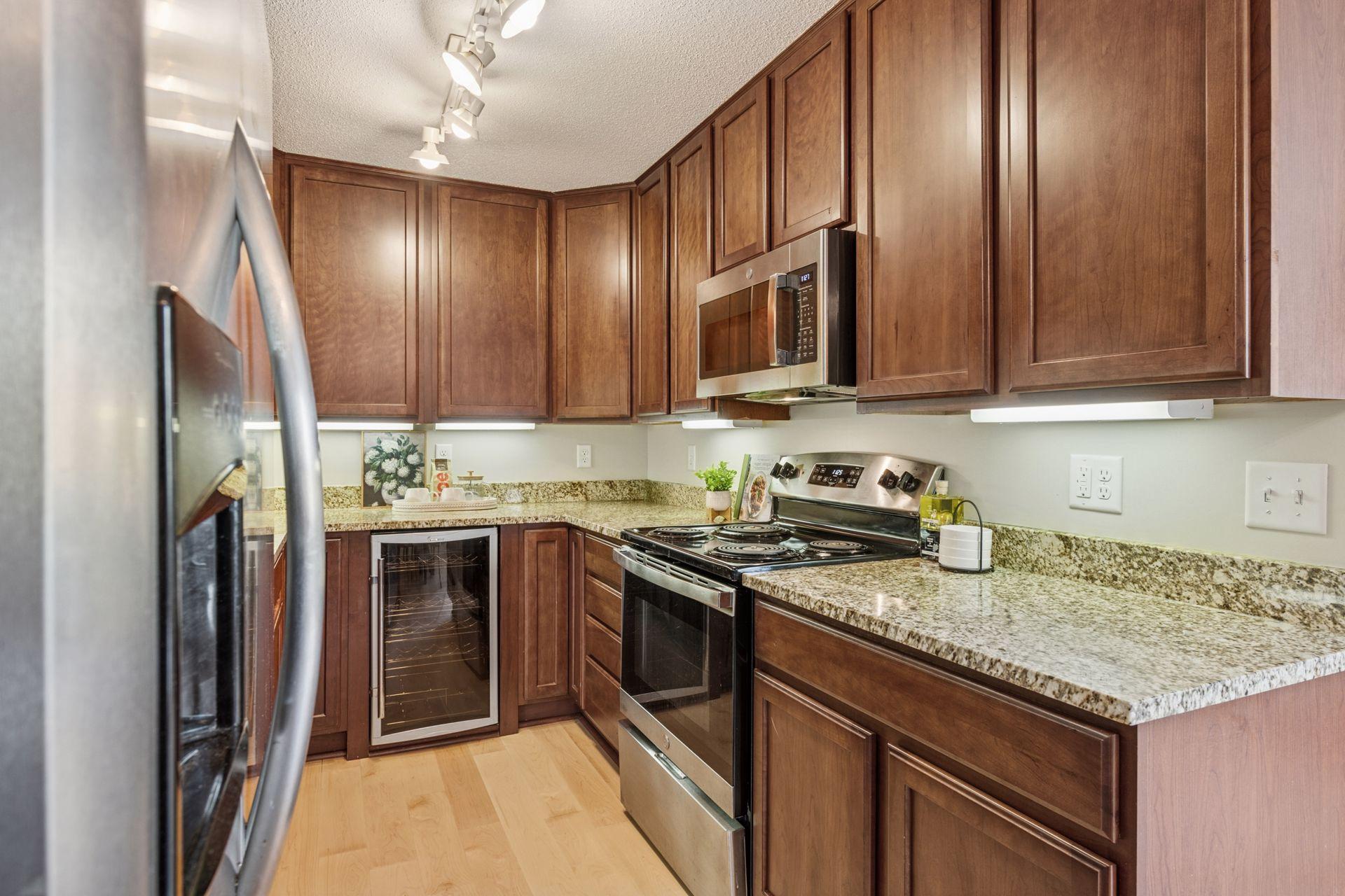 2700 W 44th Street Unit: 304