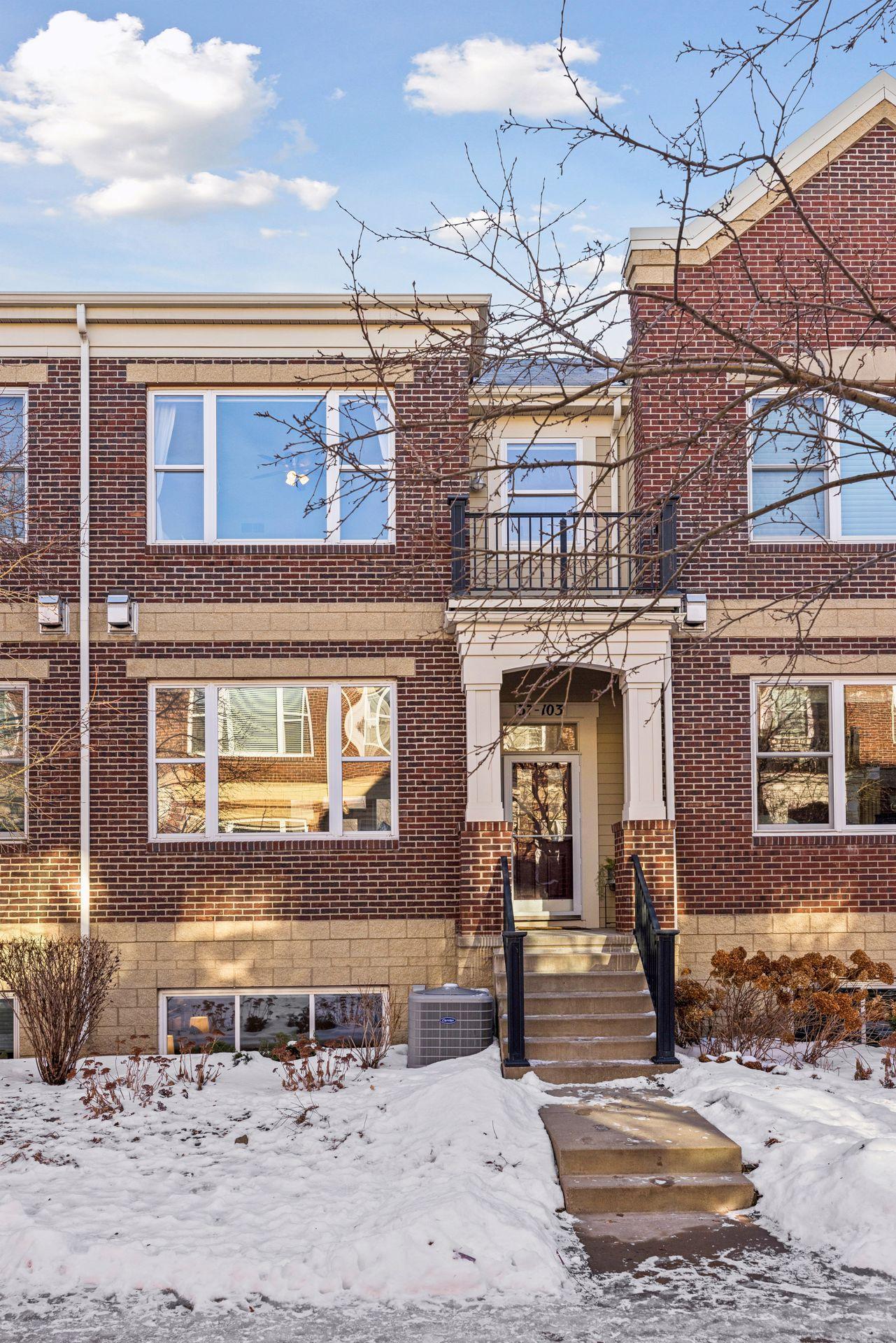 37 4th Avenue N Unit: 103