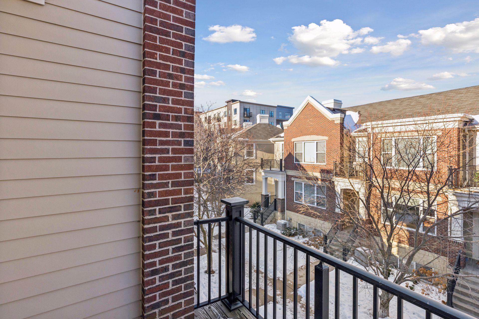 37 4th Avenue N Unit: 103
