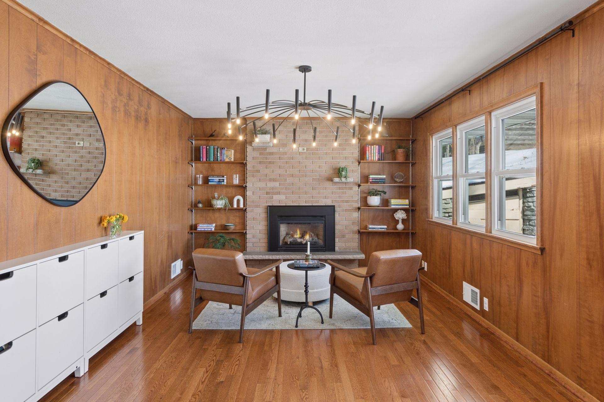 2320 Valders Avenue N