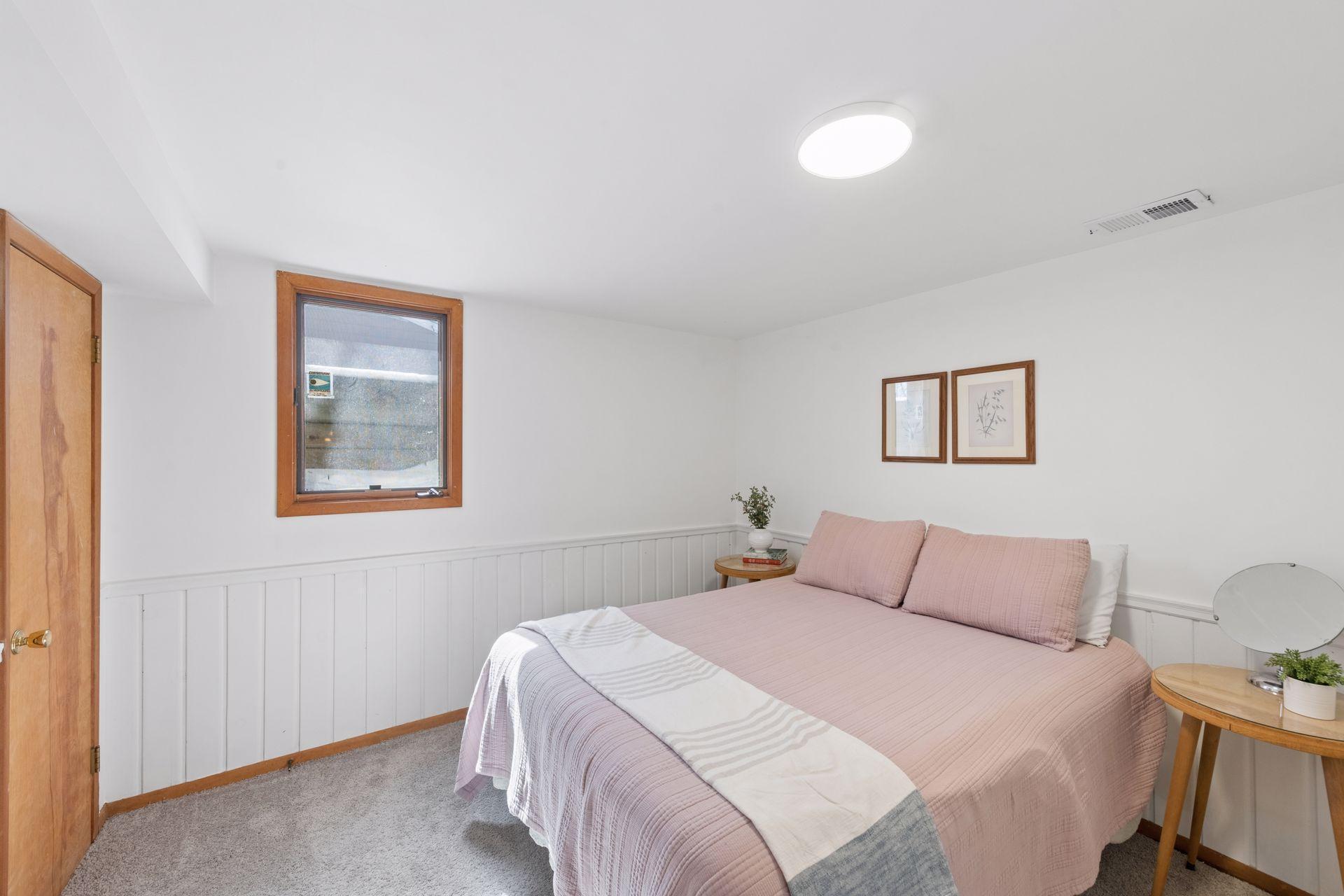 2320 Valders Avenue N