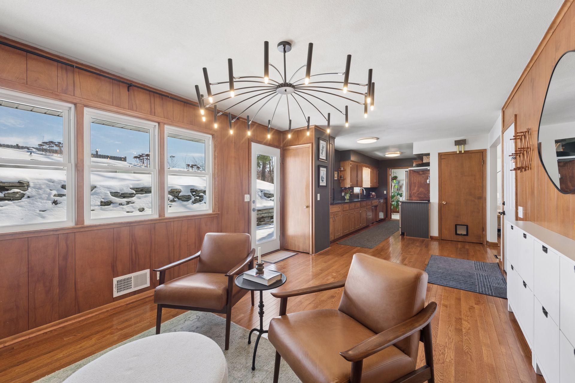 2320 Valders Avenue N