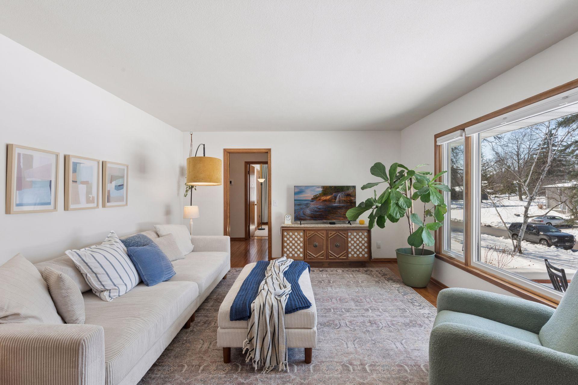 2320 Valders Avenue N