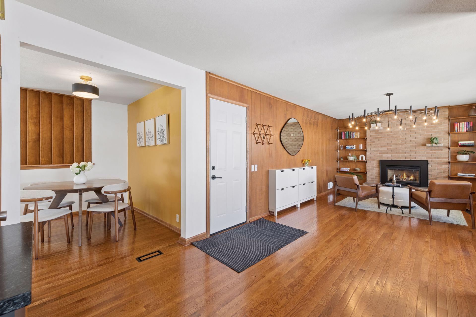 2320 Valders Avenue N