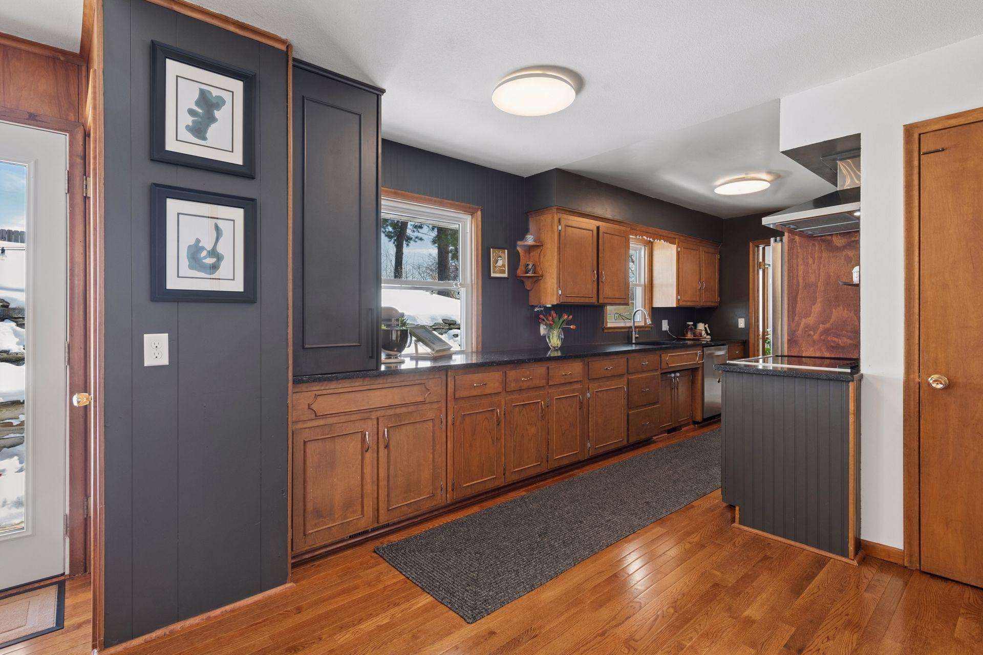 2320 Valders Avenue N