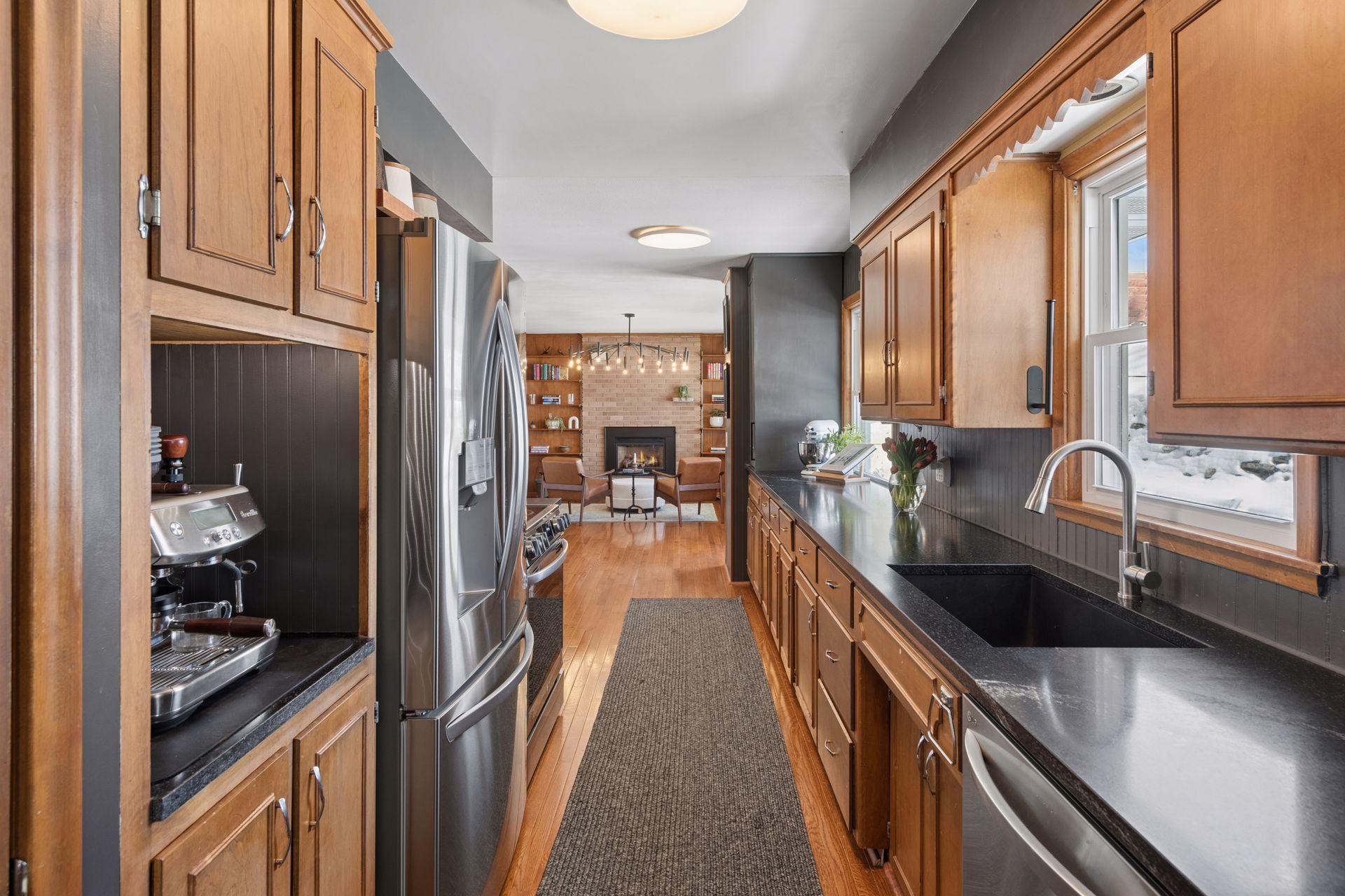 2320 Valders Avenue N