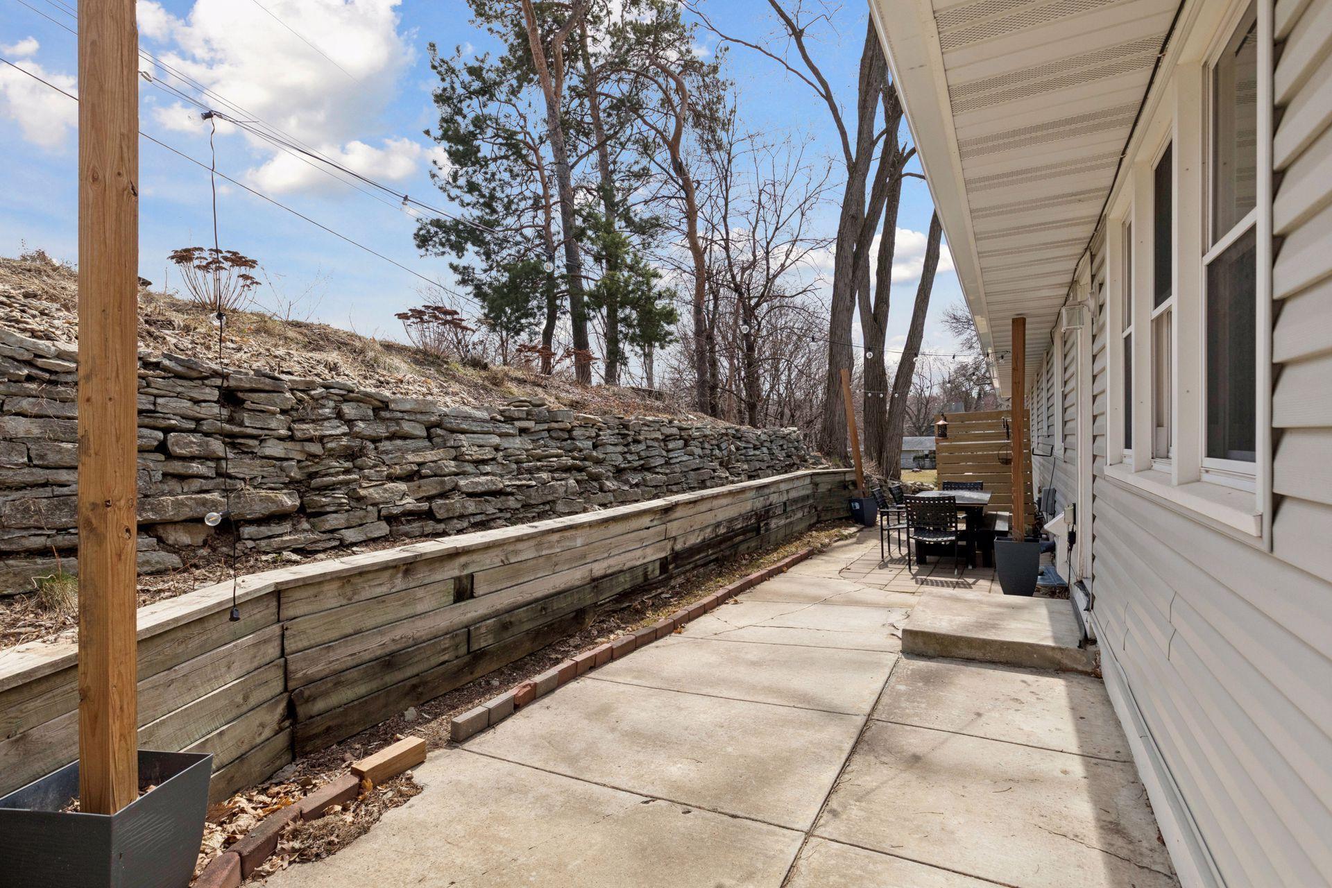 2320 Valders Avenue N