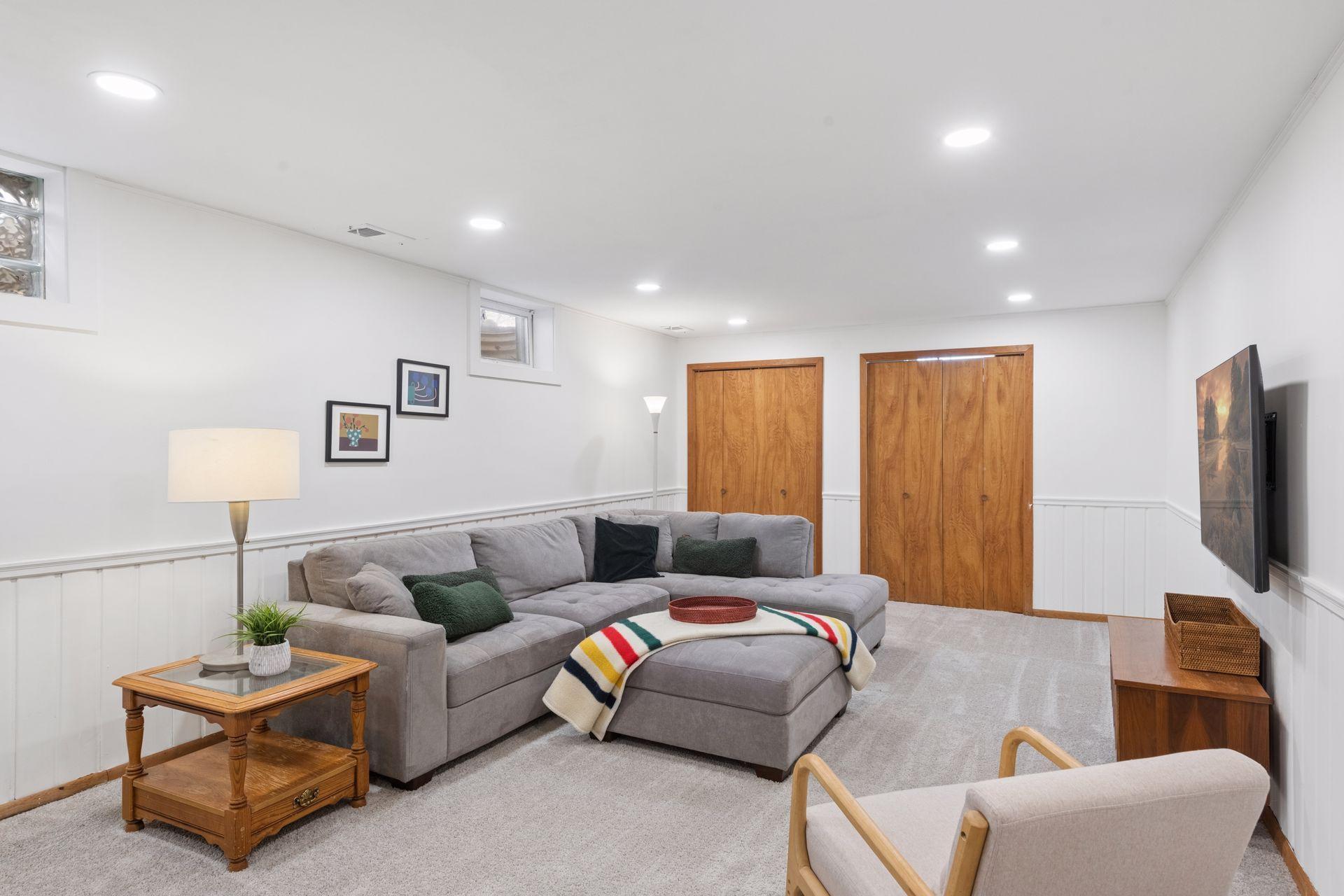 2320 Valders Avenue N