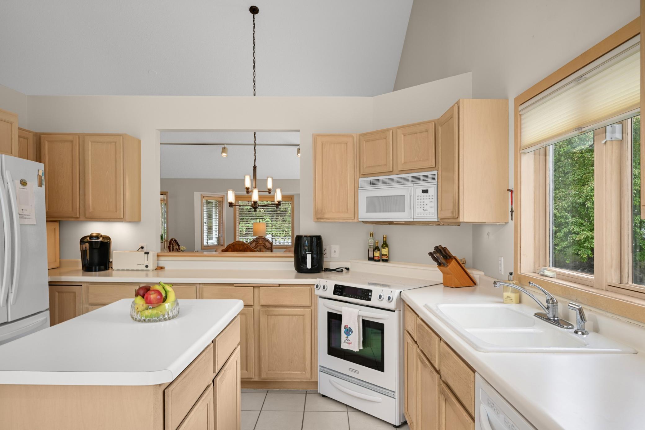 7160 Oak Pointe Curve