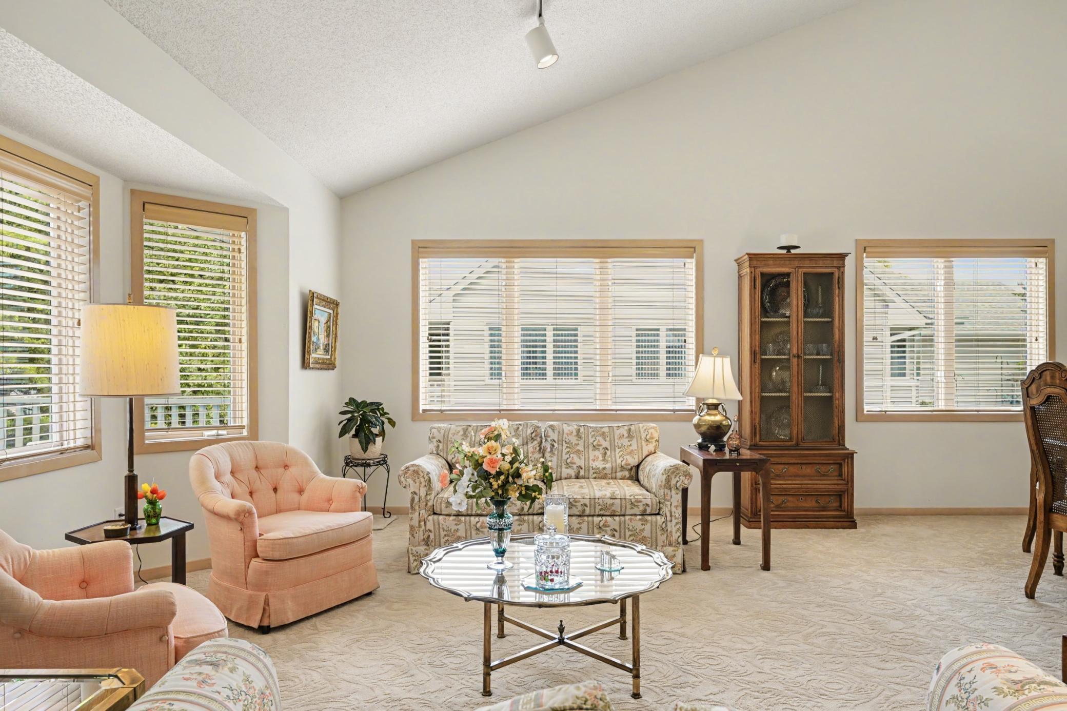 7160 Oak Pointe Curve