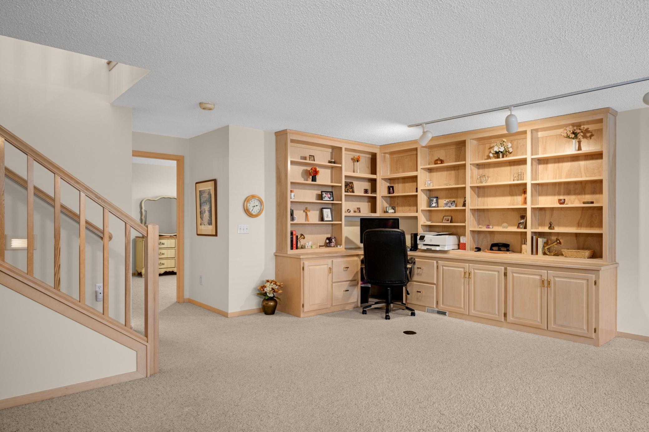 7160 Oak Pointe Curve