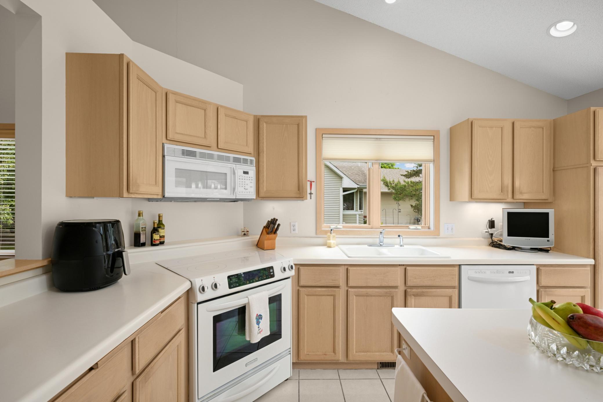 7160 Oak Pointe Curve