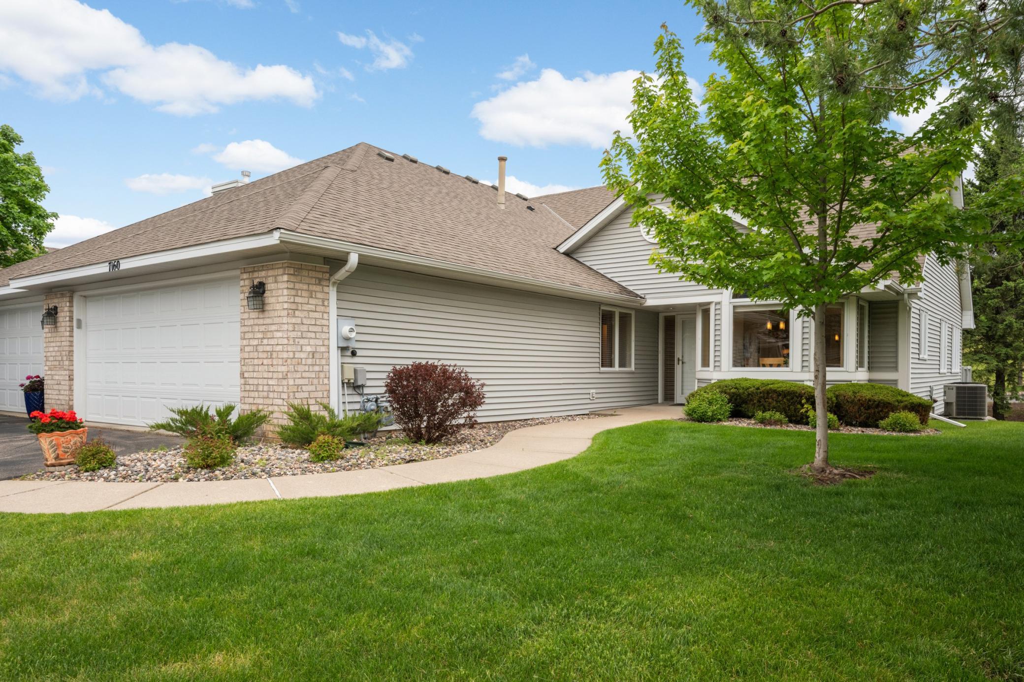 7160 Oak Pointe Curve