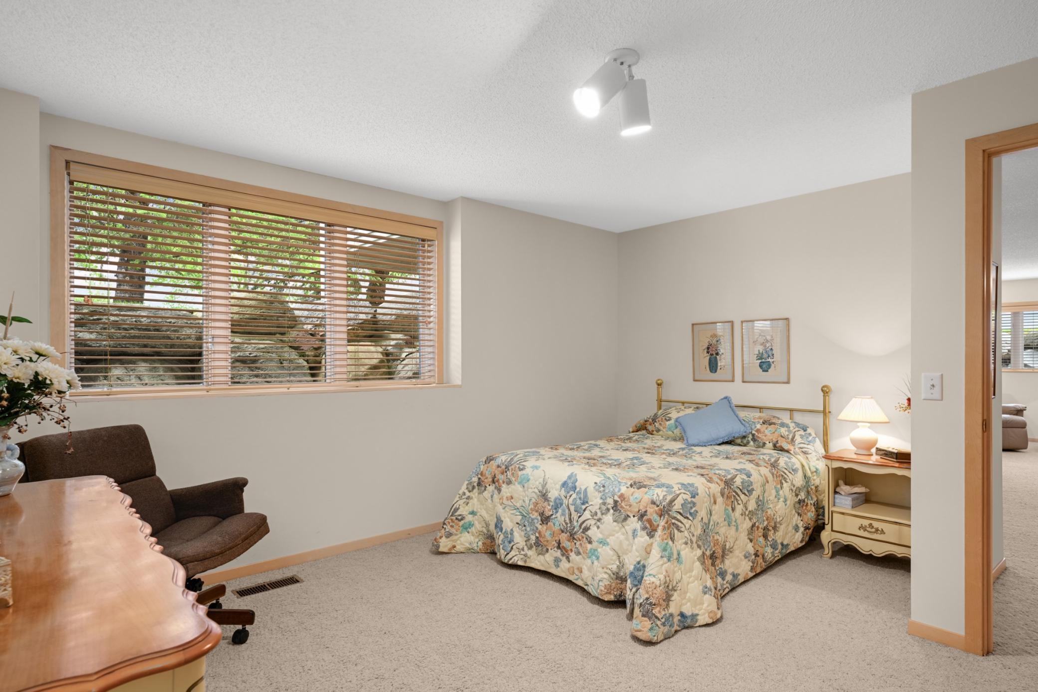 7160 Oak Pointe Curve