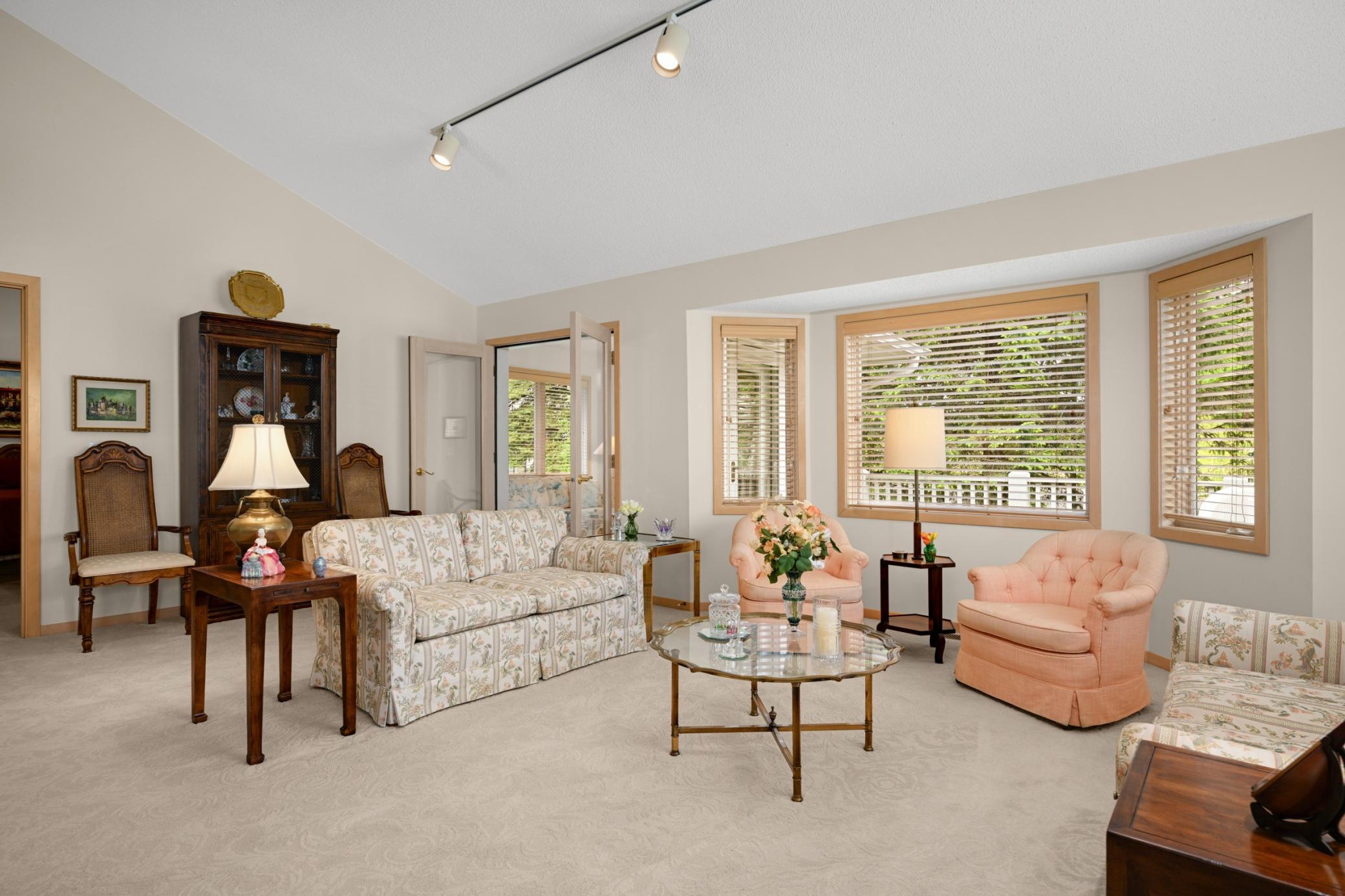 7160 Oak Pointe Curve