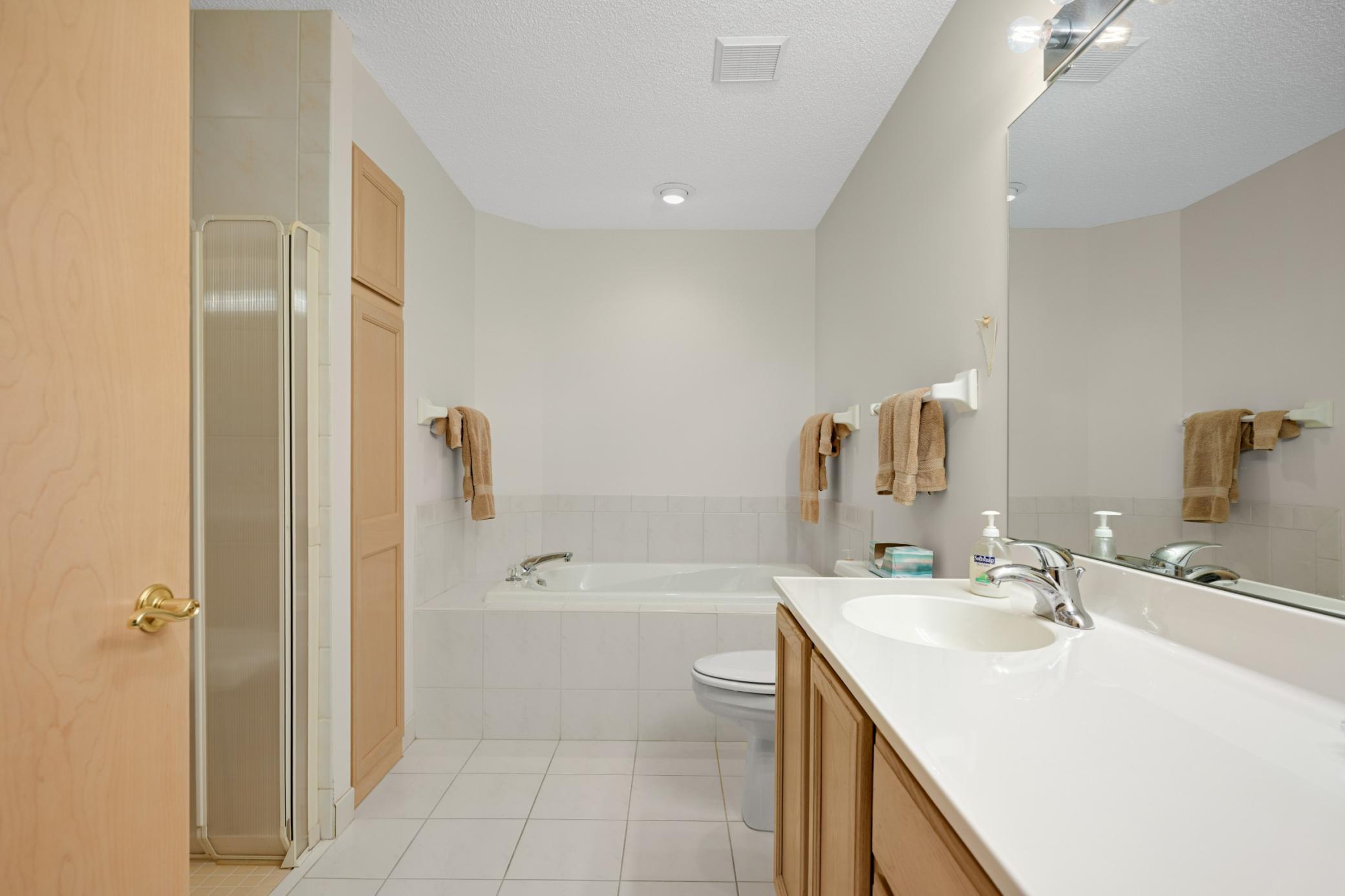 7160 Oak Pointe Curve