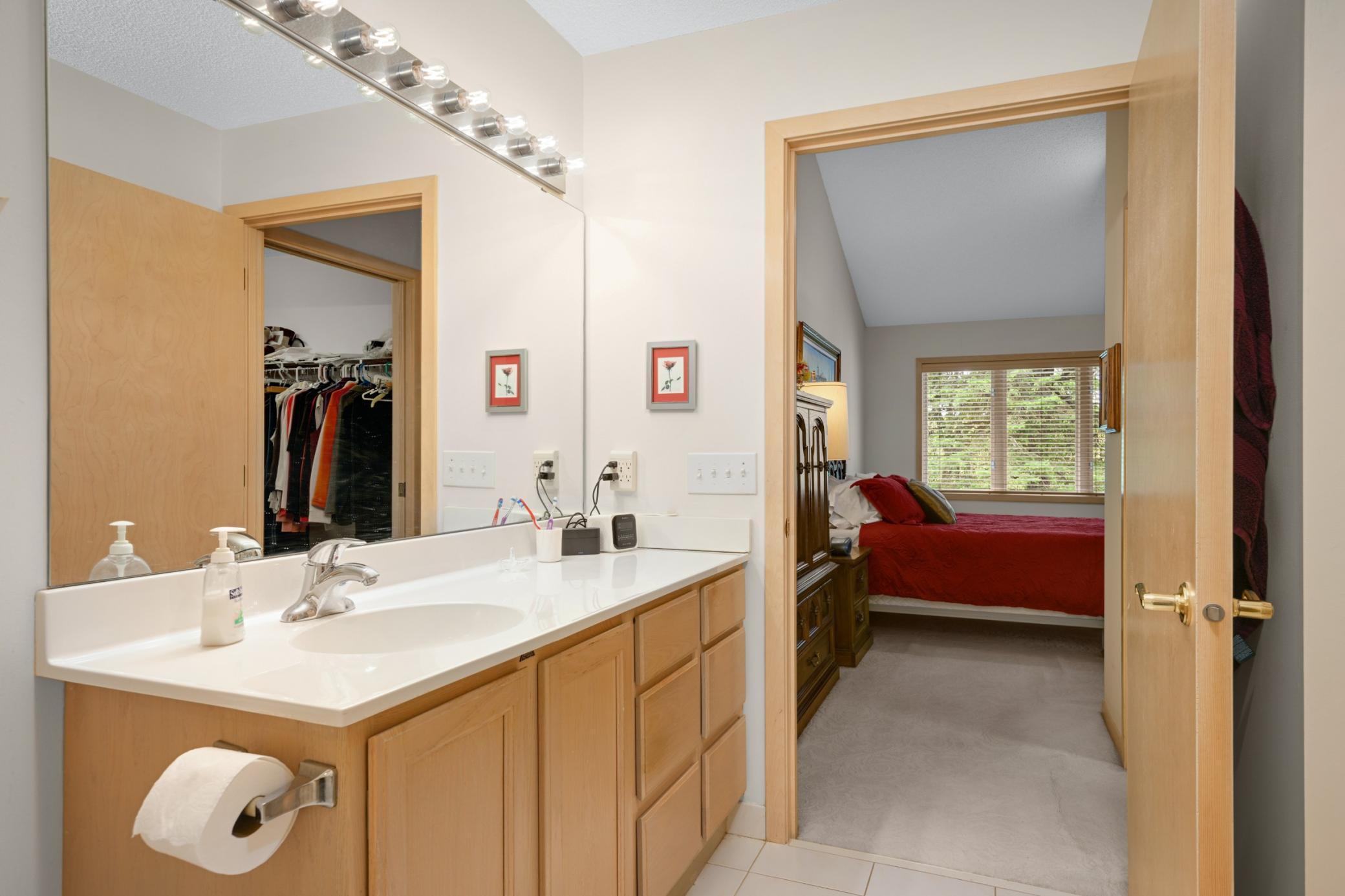 7160 Oak Pointe Curve