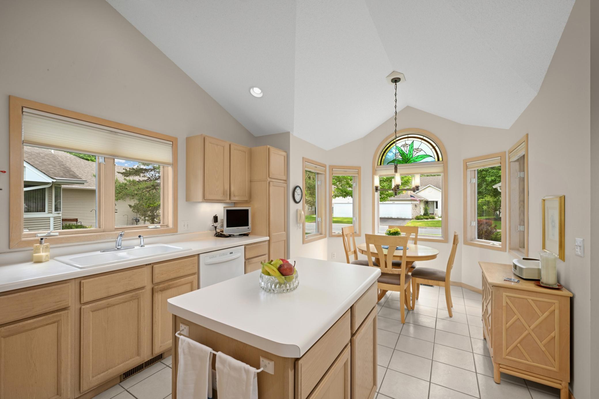 7160 Oak Pointe Curve