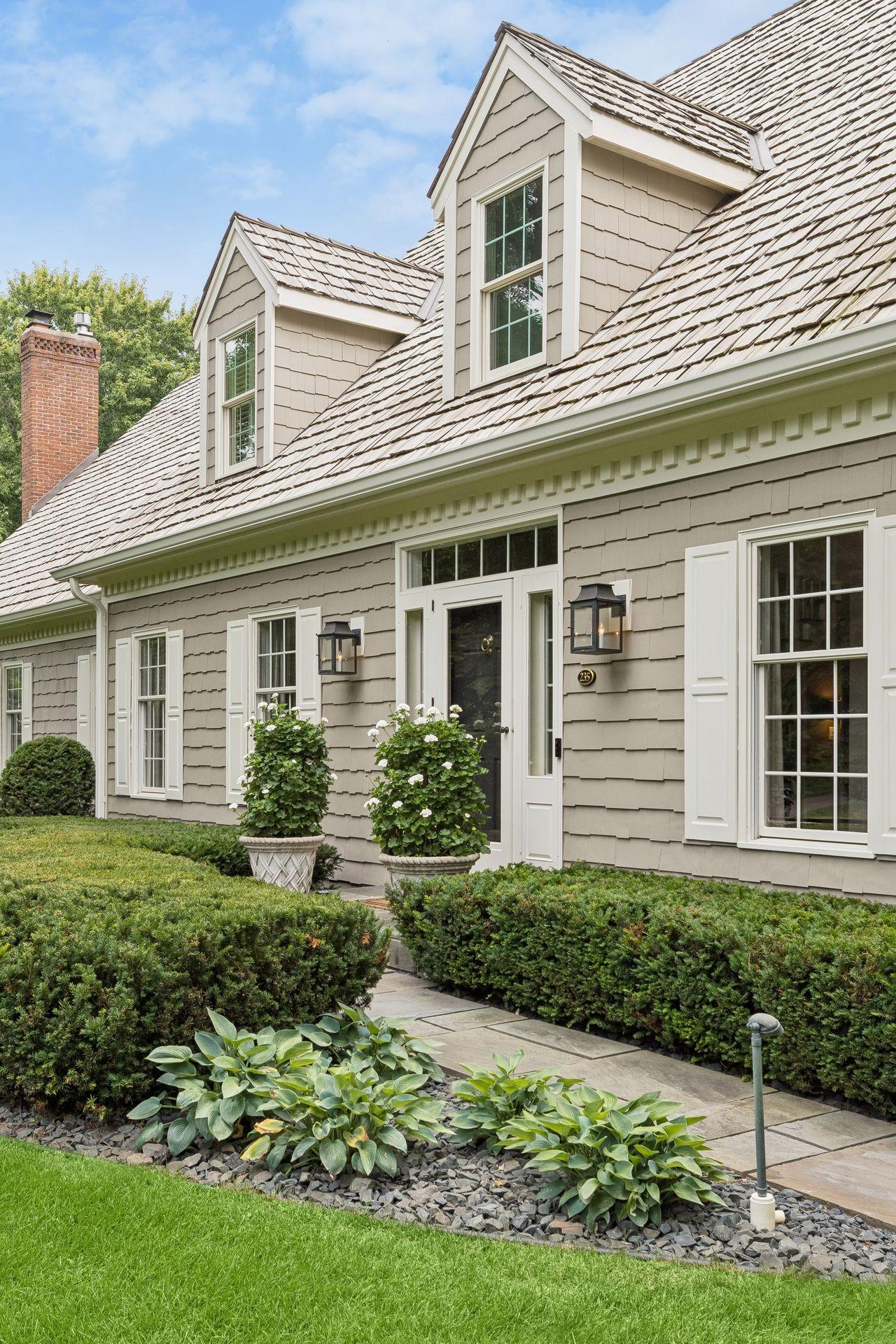 235 Hollander Road
