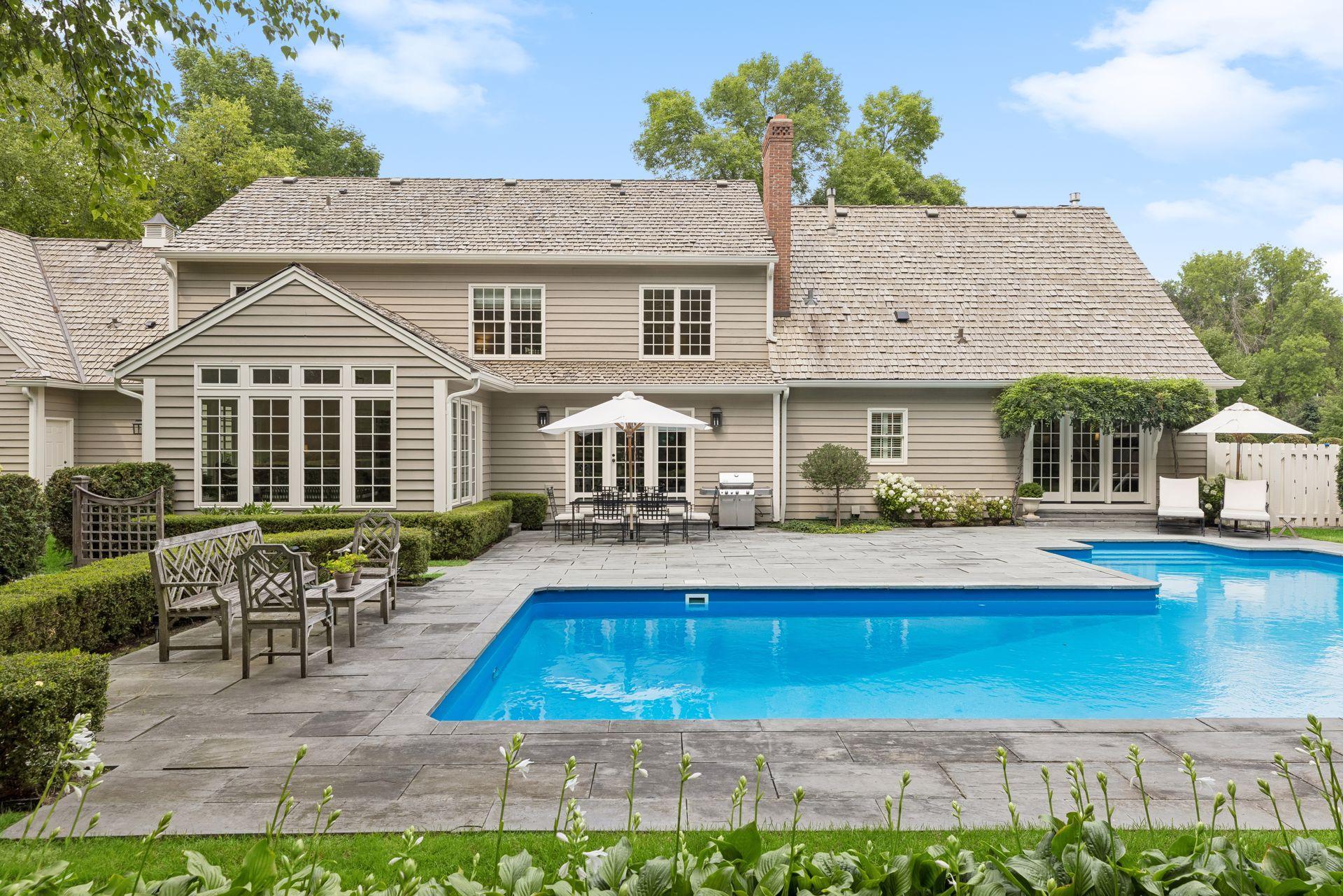 235 Hollander Road