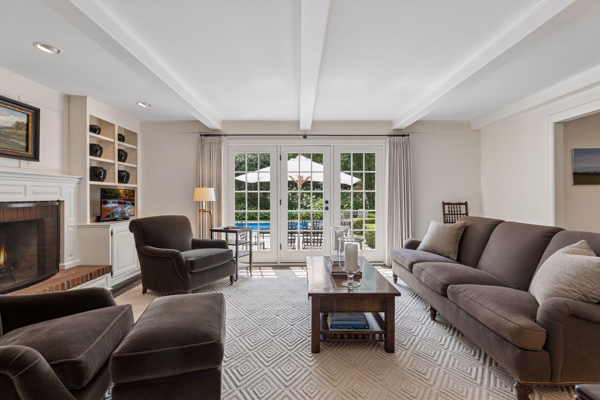 235 Hollander Road