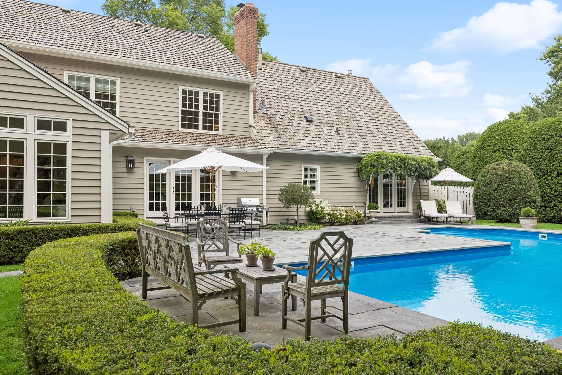 235 Hollander Road