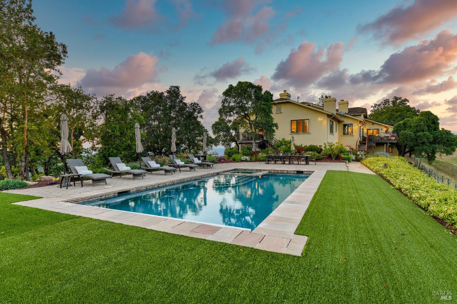 100 Longhorn Ridge Rd