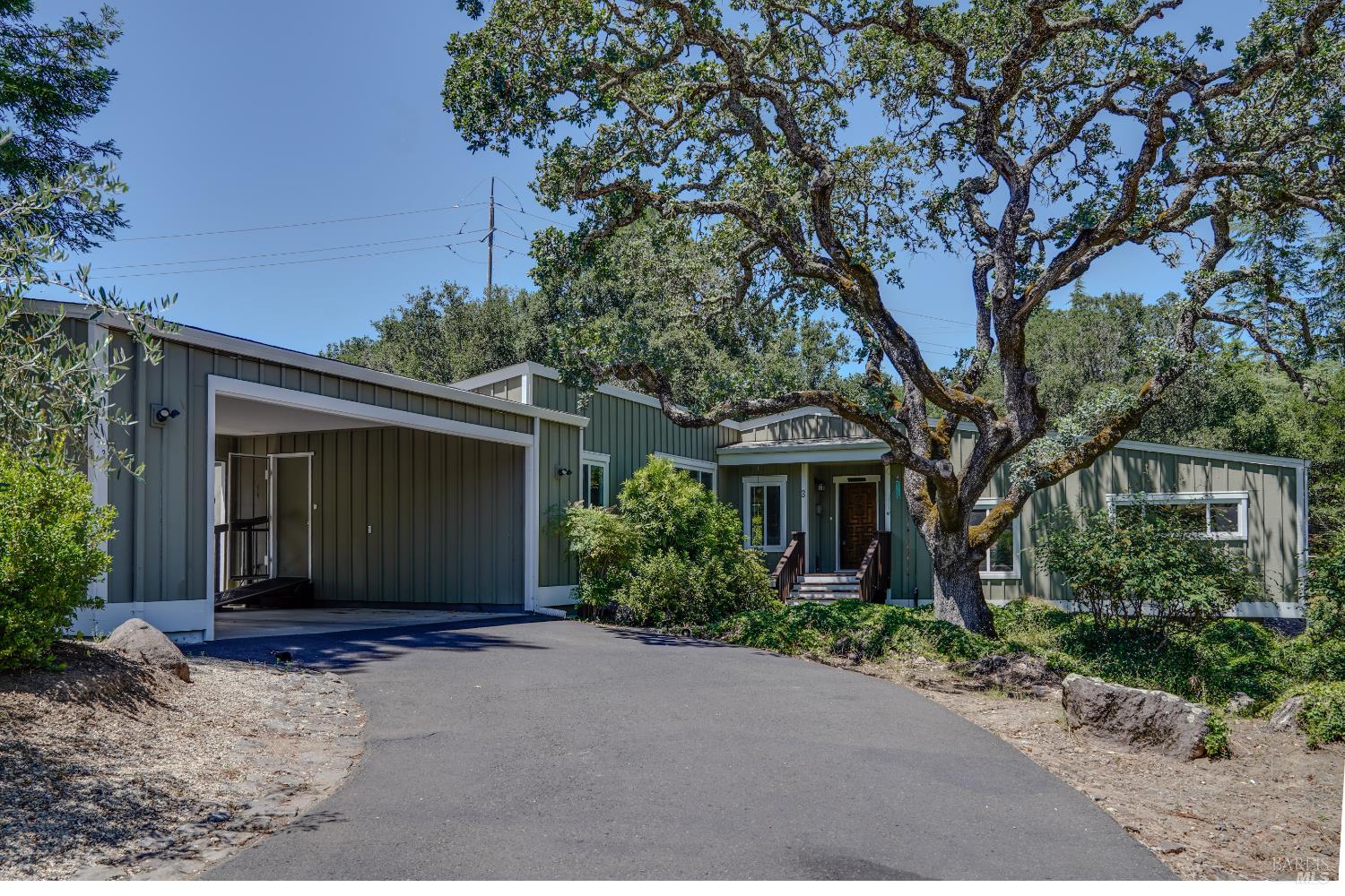 3 Oak Grove Way
