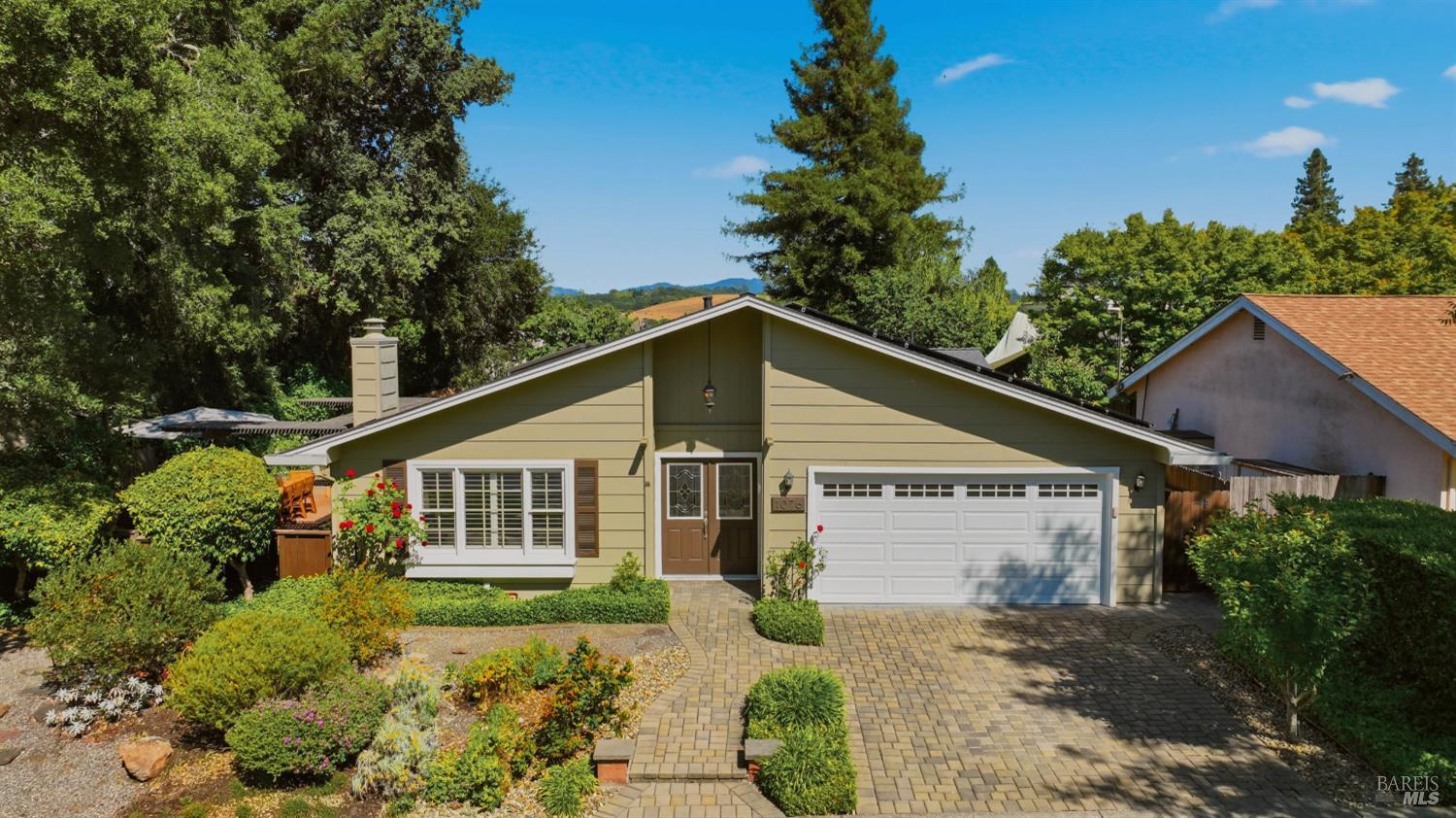 1076 Stonybrook Drive