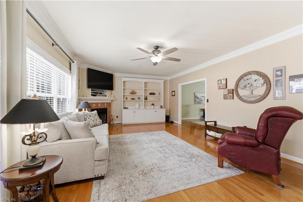 3932 Colony Point DR