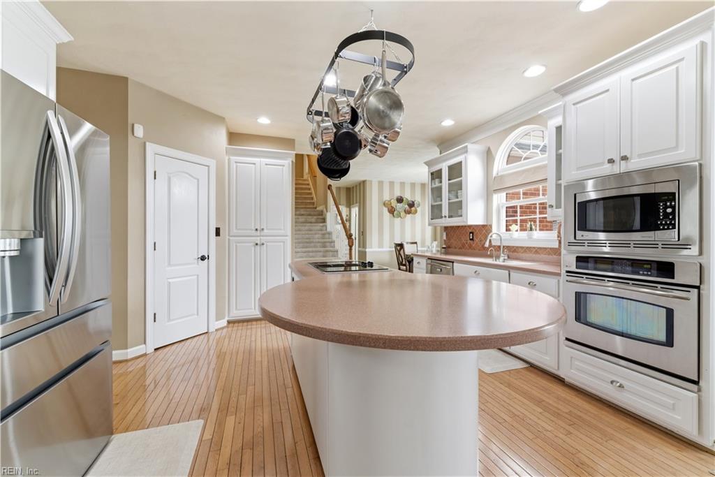 3932 Colony Point DR