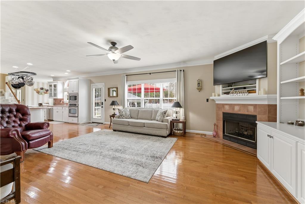 3932 Colony Point DR