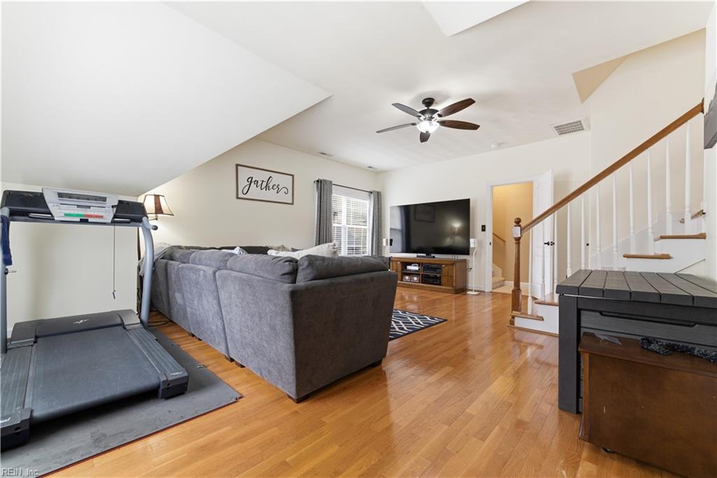 3932 Colony Point DR