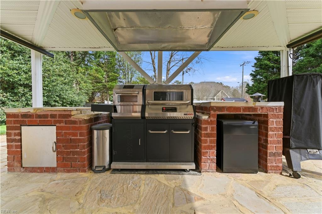 3932 Colony Point DR