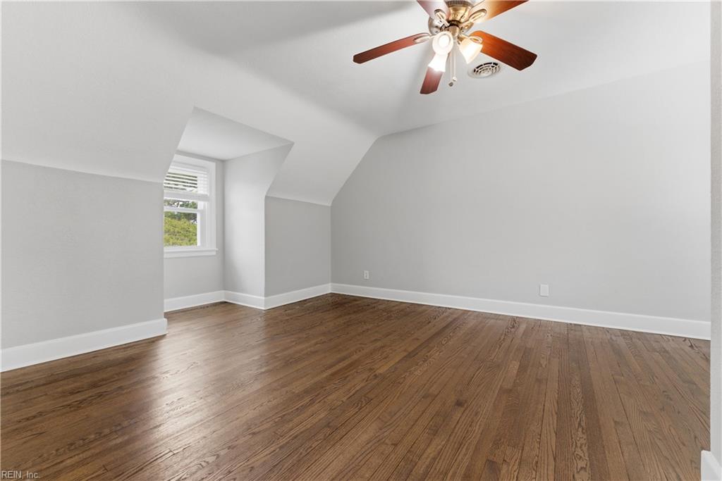 1049 N Lexan CRES
