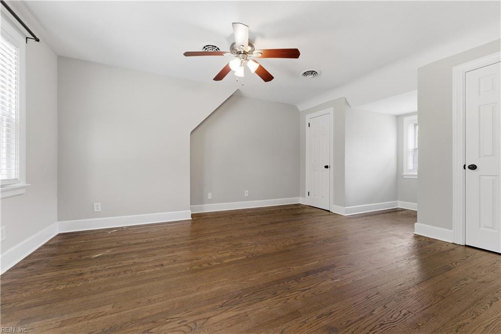 1049 N Lexan CRES
