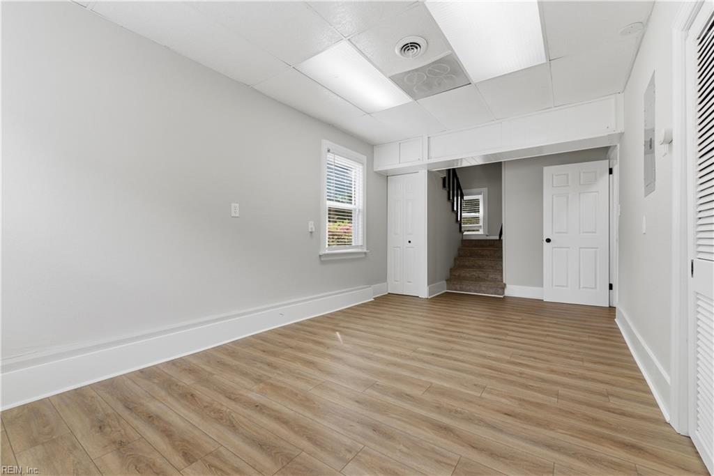 1049 N Lexan CRES