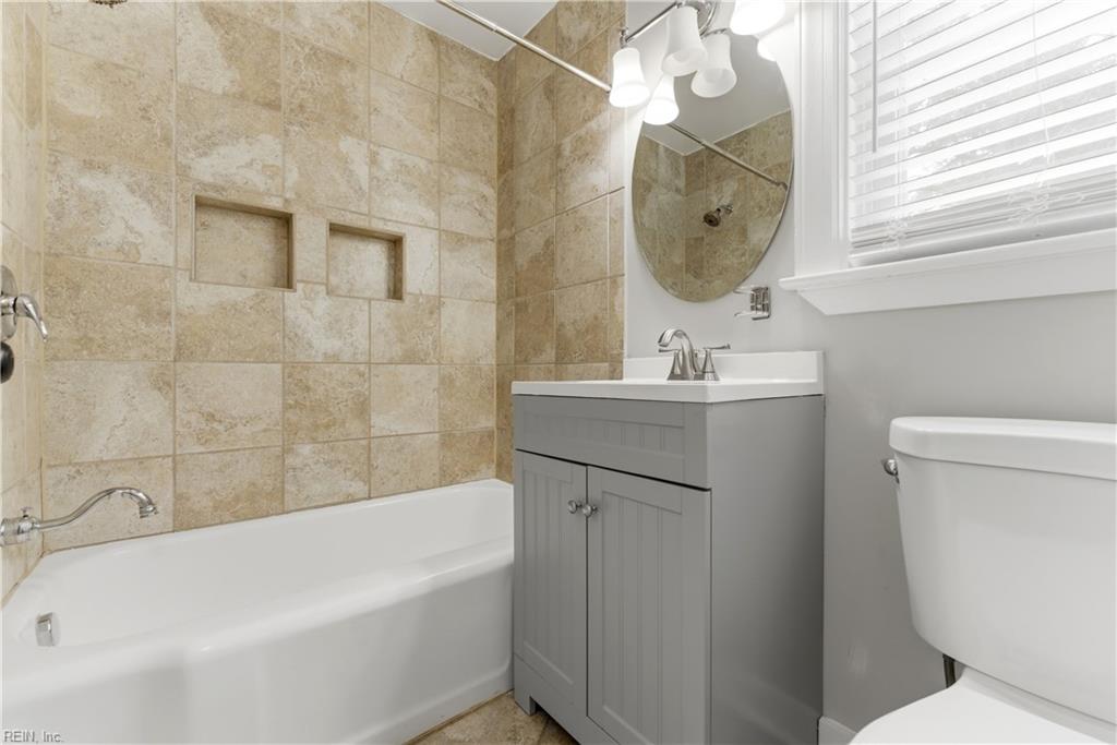 1049 N Lexan CRES