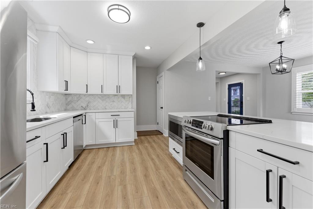 1049 N Lexan CRES
