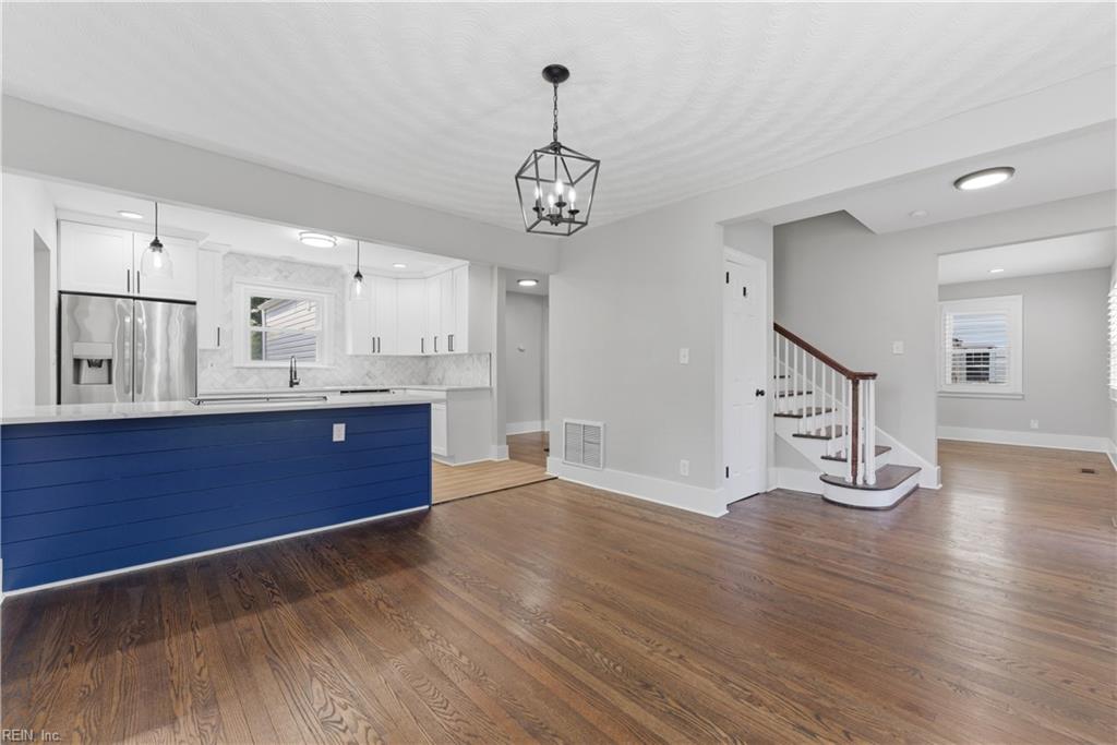 1049 N Lexan CRES