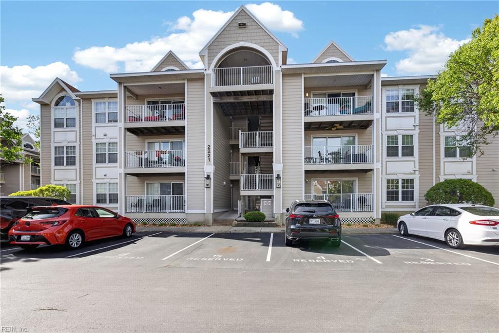 2221 Lesner CRES 101