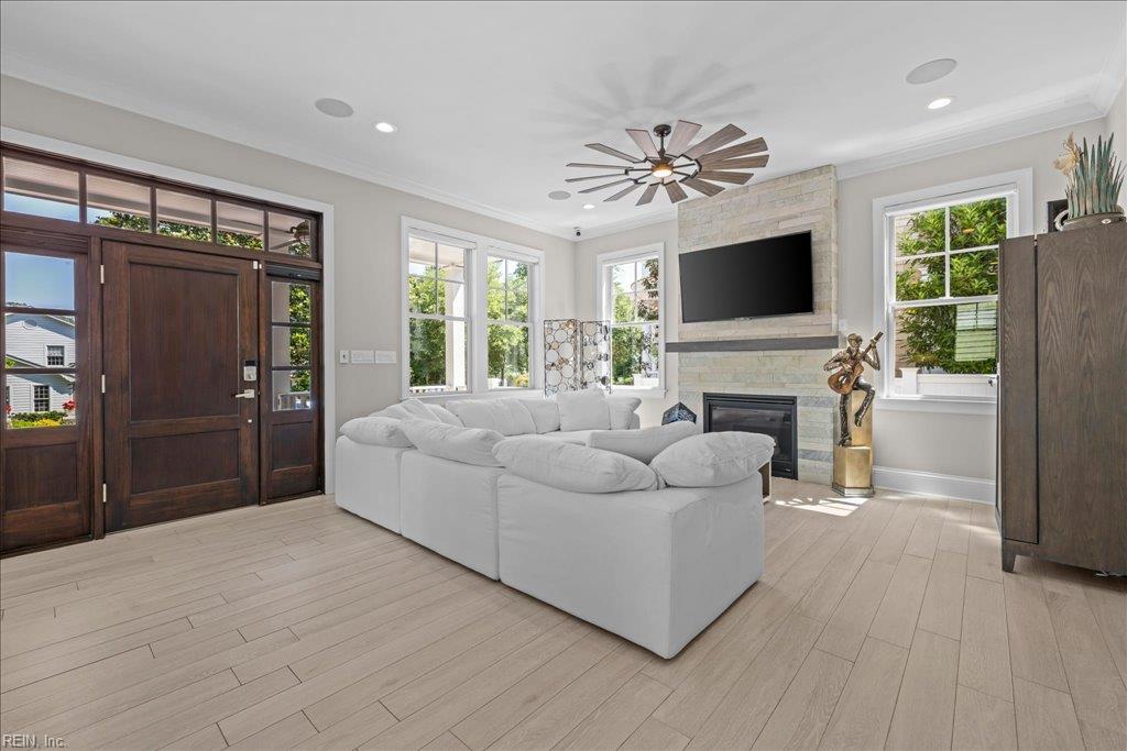 329 Cavalier DR